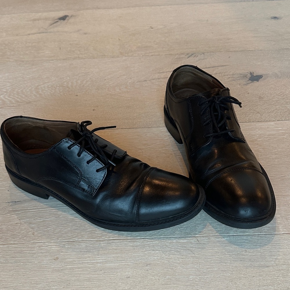 Elegant Black Leather Men's Oxfords